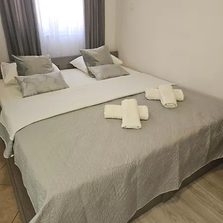 Grey Cube-mostar דירה